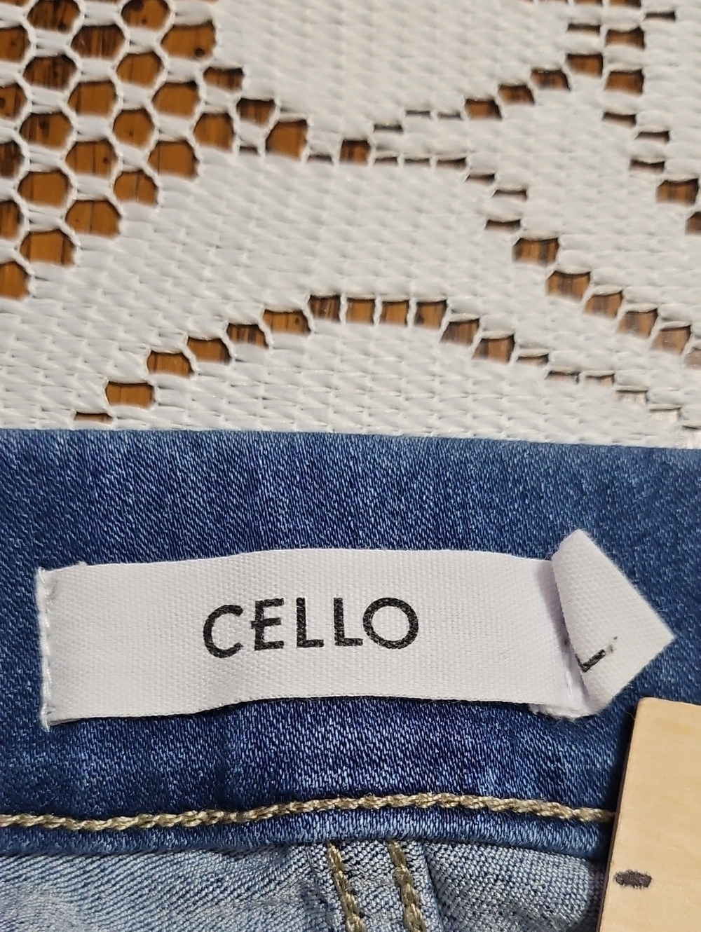 Cello Medium Blue Flare Jeans - Wide Leg - Size Large - Picture 8 of 10